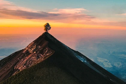 Acatenango & Fuego Volcanoes: 2-Day High-Altitude Expedition — Rumboé