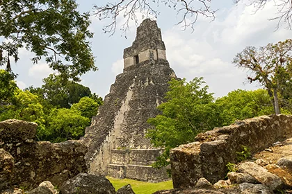 Tikal National Park: Full-Day Expedition from Flores Island — Rumboé